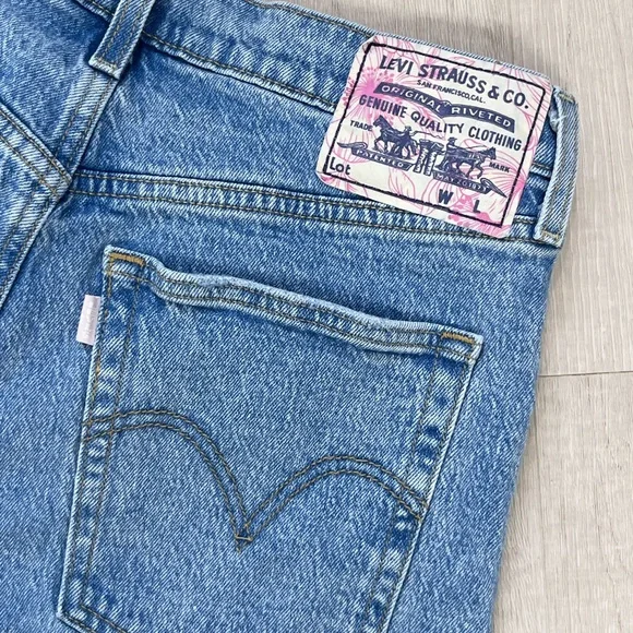 Levi's Custom Women's Premium Ribcage Straight Ankle - Picture 7 of 9